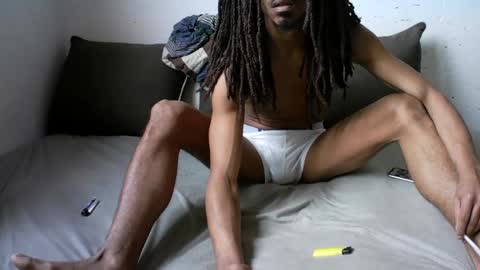 Snapshot of willingwillwet chatting on February 6, 9:22 am Call me Babe online show from February 6, 9:22 am