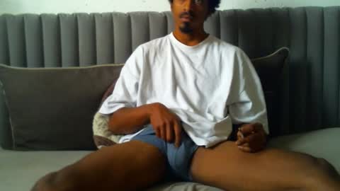 Snapshot of willingwillwet chatting on October 25, 12:07 pm Call me Babe online show from October 25, 12:07 pm