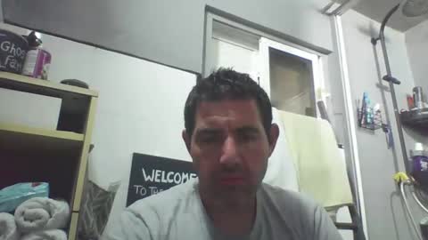 Snapshot of windowpane5 chatting on October 13, 8:04 pm windowpane online show from October 13, 8:04 pm