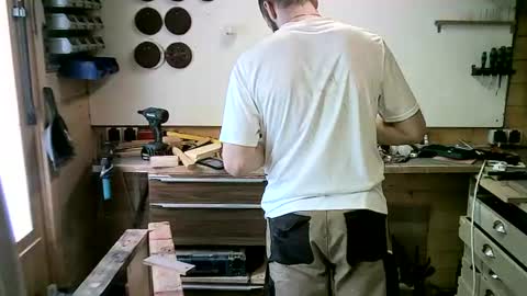 Snapshot of wolf021221 chatting on September 15, 11:22 am wolf021221 online show from September 15, 11:22 am