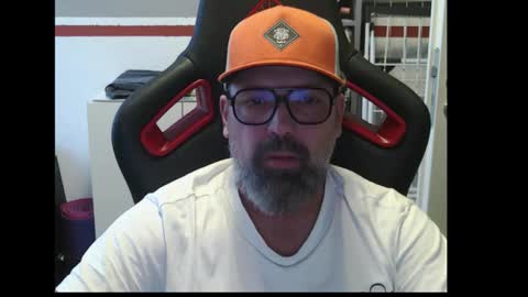 Adam online show from November 5, 7:32 am