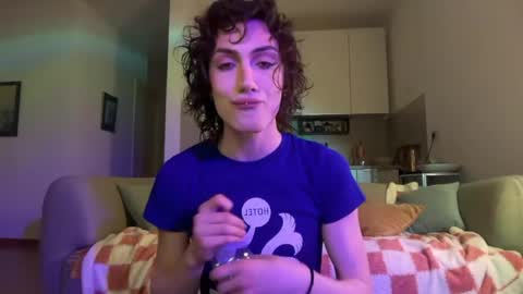 Glen online show from April 16, 6:19 pm