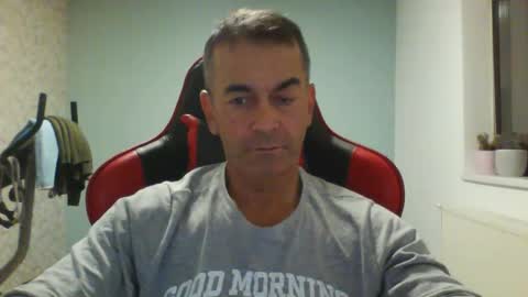 Snapshot of wxdj chatting on October 25, 7:59 pm RealBoy online show from October 25, 7:59 pm