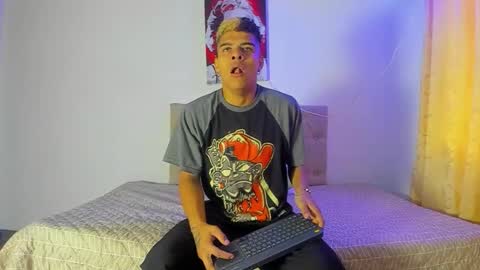 Snapshot of wyatt_2 chatting on September 18, 11:45 am wyatt online show from September 18, 11:45 am