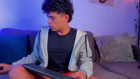 Snapshot of wyatt_444 chatting on January 4, 3:28 pm wyatt online show from January 4, 3:28 pm