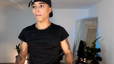 Snapshot of wyatt_rose chatting on September 30, 12:28 am wyatt online show from September 30, 12:28 am