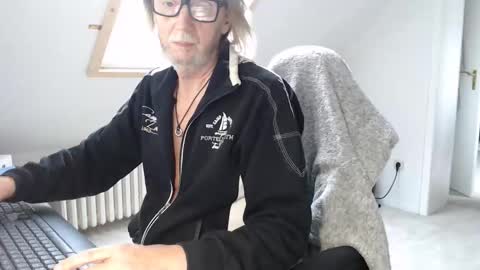 Snapshot of wyattearp64 chatting on October 6, 9:58 am WyattEarp64 online show from October 6, 9:58 am