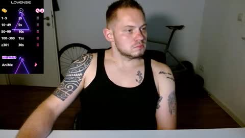 x19marco93x online show from December 18, 7:32 pm