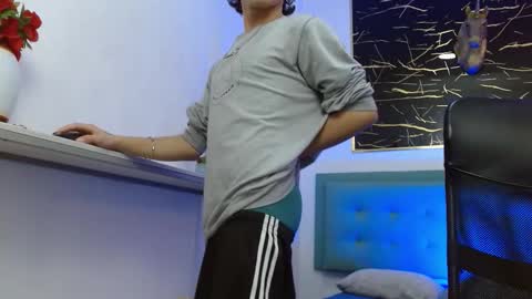 xandergrey8 online show from February 2, 7:44 pm