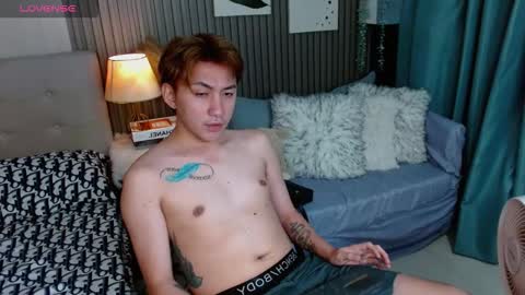 khris online show from November 28, 2:19 pm