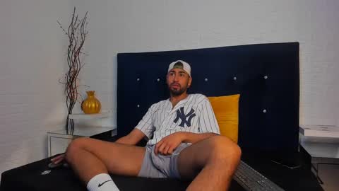 xavierfoxx online show from January 25, 4:23 am