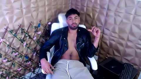 xavierfoxx online show from January 7, 3:16 am