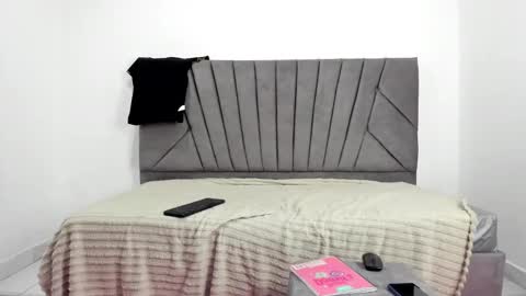 xkevinm online show from October 5, 7:51 pm