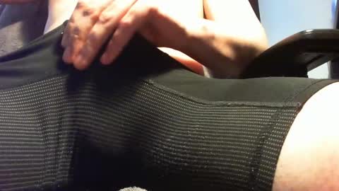Snapshot of xmister_batorx chatting on February 28, 2:53 pm Al3x Strange online show from February 28, 2:53 pm