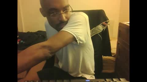 Snapshot of xone6 chatting on March 8, 9:13 am .-X-. online show from March 8, 9:13 am
