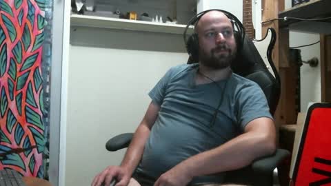 Red online show from December 7, 6:26 pm