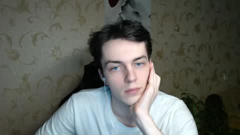 traqqq online show from June 2, 9:49 pm
