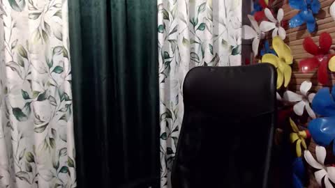 Snapshot of xxskinny_alonzoxx chatting on October 17, 2:32 pm Ali online show from October 17, 2:32 pm
