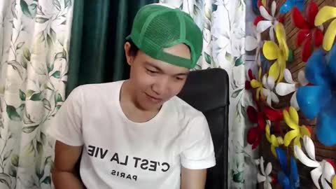 Snapshot of xxskinny_alonzoxx chatting on October 5, 3:21 am Ali online show from October 5, 3:21 am