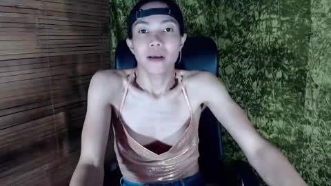 Snapshot of xxskinny_alonzoxx chatting on March 3, 5:12 pm Ali online show from March 3, 5:12 pm
