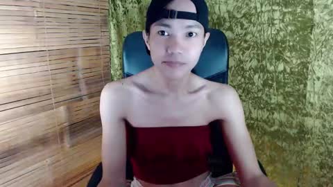 Snapshot of xxskinny_alonzoxx chatting on March 9, 8:52 pm Ali online show from March 9, 8:52 pm
