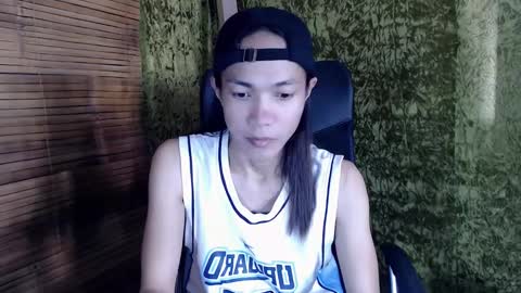 Snapshot of xxskinny_alonzoxx chatting on February 8, 2:26 am Ali online show from February 8, 2:26 am