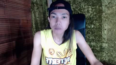 Snapshot of xxskinny_alonzoxx chatting on January 21, 10:19 pm Ali online show from January 21, 10:19 pm