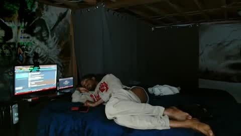 Snapshot of xxxjrstrokesxxx chatting on December 8, 1:35 am xxxjrstrokesxxx online show from December 8, 1:35 am