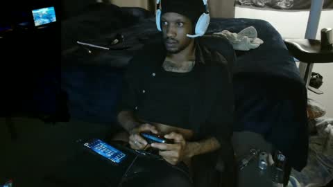 Snapshot of xxxjrstrokesxxx chatting on December 12, 1:53 am xxxjrstrokesxxx online show from December 12, 1:53 am