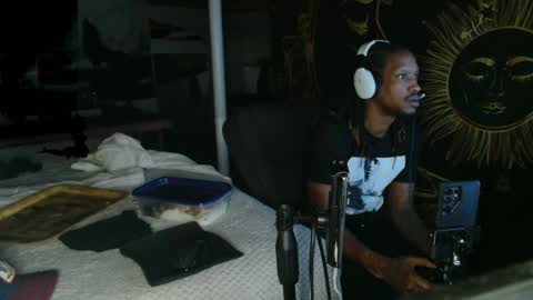 Snapshot of xxxjrstrokesxxx chatting on January 1, 10:46 pm xxxjrstrokesxxx online show from January 1, 10:46 pm