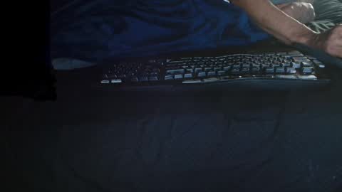Snapshot of xxxjrstrokesxxx chatting on December 28, 2:33 pm xxxjrstrokesxxx online show from December 28, 2:33 pm