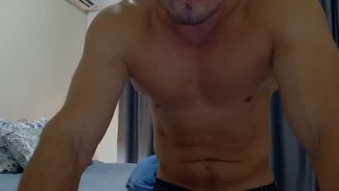 Snapshot of xxxmusclebigcockxxx chatting on February 1, 2:05 am xxxmusclebigcockxxx online show from February 1, 2:05 am