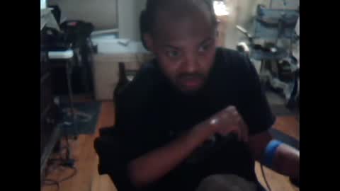 xxxonwheelz online show from April 21, 4:07 am