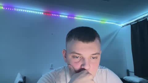 Leo online show from March 24, 8:35 pm