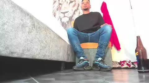 Sr. Y0ung Master online show from November 28, 3:53 am