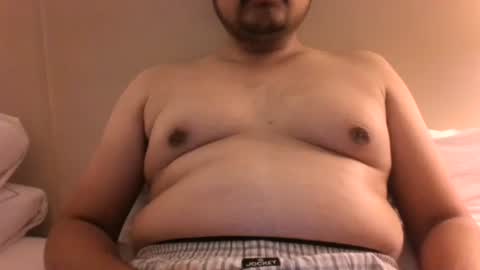 Snapshot of yasg17 chatting on December 18, 2:21 am Mommylover69 online show from December 18, 2:21 am