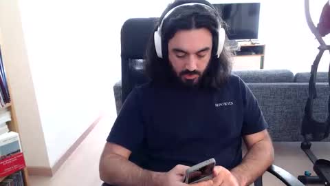 yeeaahoo online show from December 1, 11:57 am