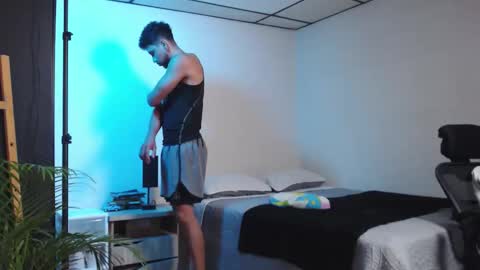 yeff online show from March 6, 2:19 am