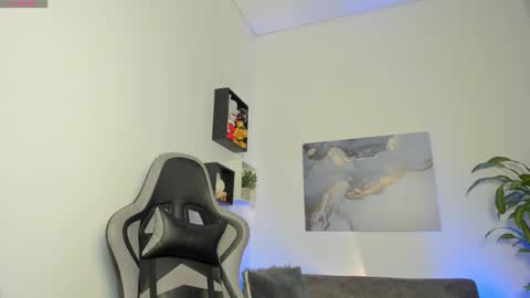 YEIKO ROMERO online show from September 18, 8:16 am