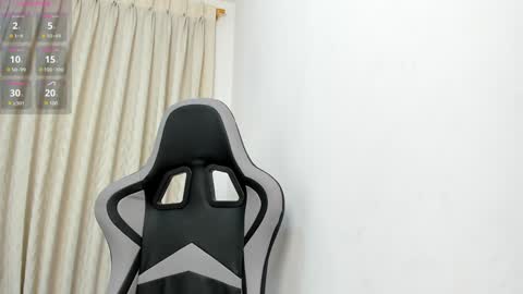 YEIKO ROMERO online show from December 12, 11:25 pm