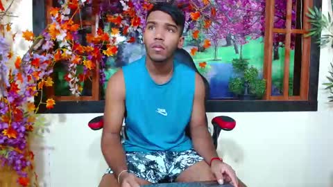 yeinner_ online show from October 11, 7:18 pm