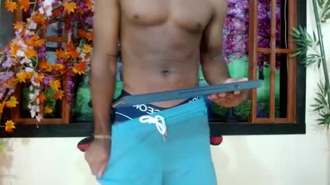 yeinner_ online show from October 9, 8:14 pm