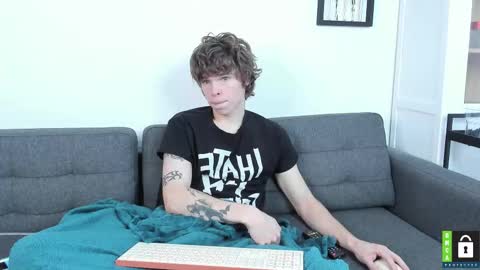 Snapshot of yen2025 chatting on October 12, 7:46 am Yen online show from October 12, 7:46 am