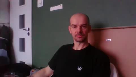 yewloo online show from January 11, 7:23 am