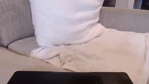 James online show from February 10, 7:49 pm