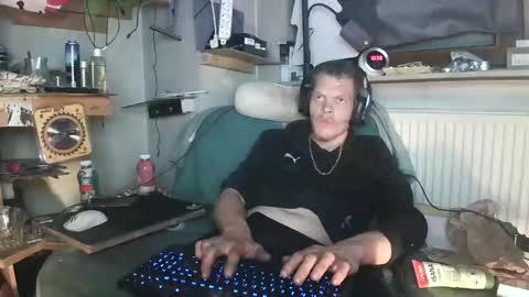 ynghotgerman92 online show from January 25, 12:17 am