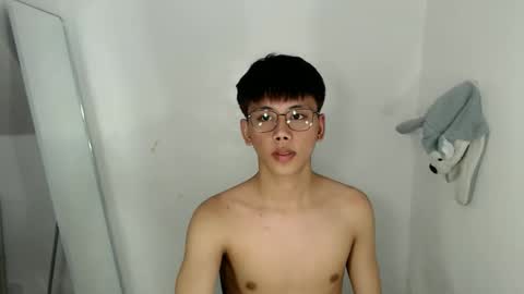 ynotyu online show from April 6, 1:01 pm