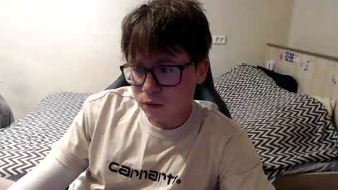 Max online show from June 22, 3:27 pm