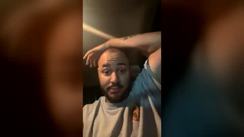 yourboyy32 online show from July 2, 2:21 am