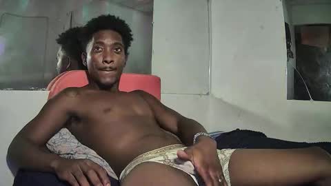 Yourdaddy2005 online show from March 28, 10:37 am